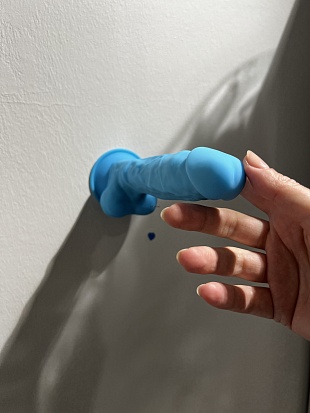 Adrien Lastic Фаллоимитатор с мошонкой на присоске, голубой, 15 см Adrien Lastic  Испания